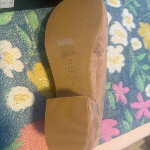 Tan Suede Clog - Size 9 - NIB - Picture 3 of 6